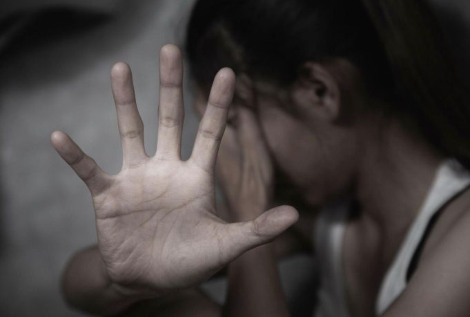 Kasus Kekerasan Anak Terungkap, Pelaku Ayah Tiri Ditangkap Anak 7 Tahun Jadi Korban Kekerasan, Ayah Tiri Diamankan Polisi. (AlexaPodcast.ID)