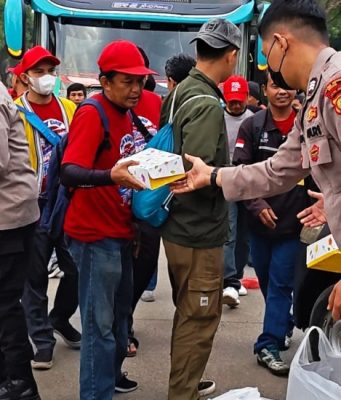 Sinergi Humanis Polri dan Buruh Warnai May Day 2026 May Day 2026 Berlangsung Damai. (AlexaPodcast.ID)