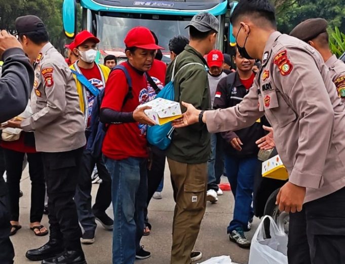 Sinergi Humanis Polri dan Buruh Warnai May Day 2026 May Day 2026 Berlangsung Damai. (AlexaPodcast.ID)