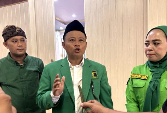 UU Ruzhanul Ulum Hadiri Muscab PPP Karawang. (AlexaPodcast.ID)