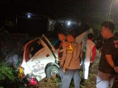 Laka Lantas Syekh Quro: Pemuda Berbaju SPPG Jomin Timur Tewas di Lokasi Polisi Selidiki Kecelakaan Maut di Karawang, Sopir Pikap Diamankan. (AlexaPodcast.ID)