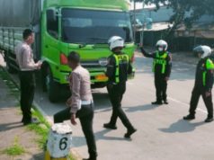 Polisi Amankan Truk Bermuatan Tangki Solar Modifikasi di Jalan Baru Karawang Satlantas Karawang Ungkap Kendaraan Diduga Langgar Hukum. (AlexaPodcast.ID)