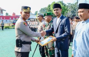 Kapolres Karawang Gelar Sertijab dan Beri Penghargaan Personel Berprestasi Polres Karawang Laksanakan Sertijab. (AlexaPodcast.ID)