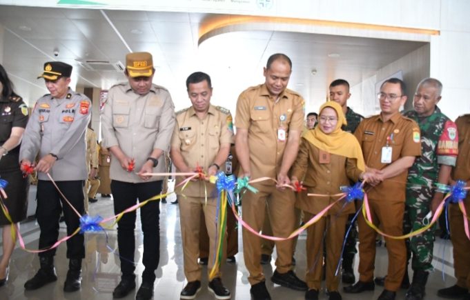 RSUD Rengasdengklok Resmi Layani BPJS, Bupati Aep Pastikan Fasilitas Modern Siap Digunakan RSUD Rengasdengklok Jadi Andalan Baru Layanan Kesehatan Karawang Utara. (AlexaPodcast.ID)