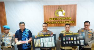 Polisi Bongkar Peredaran 1,4 Kg Sabu di Karawang, Kurir Dibayar Rp10 Juta per 100 Gram Sabu 1 Kilogram Lebih Disita di Karawang. (AlexaPodcast.ID)
