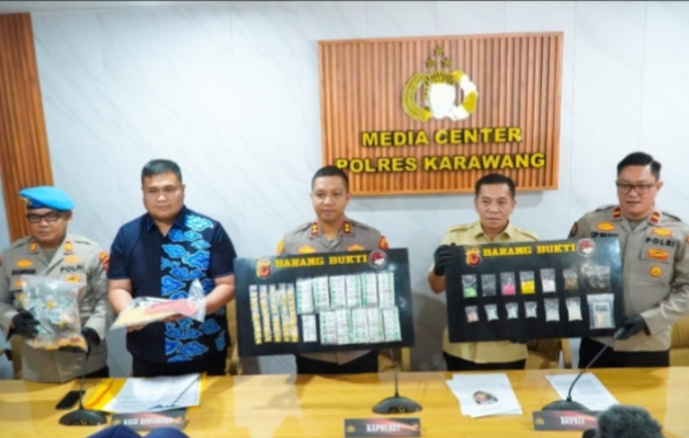 Sabu 1 Kilogram Lebih Disita di Karawang. (AlexaPodcast.ID) Sabu 1 Kilogram Lebih Disita di Karawang. (AlexaPodcast.ID)