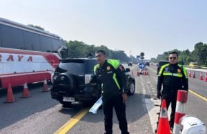 Long Weekend, Arus Tol Japek di KM 48 Karawang Masih Terkendali Meski Ramai Saat Long Weekend, Kondisi Tol Japek Masih Aman dan Terkendali. (AlexaPodcast.ID)