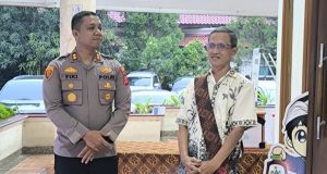 Polres Karawang Jamin Keamanan Ibadah Kenaikan Isa Al-Masih di Sejumlah Gereja Kapolres Karawang Turun Langsung Kawal Misa Kenaikan Isa Al-Masih 2026. (AlexaPodcast.ID)