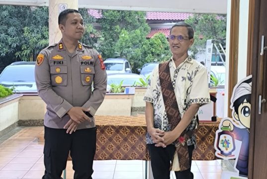 Polres Karawang Jamin Keamanan Ibadah Kenaikan Isa Al-Masih di Sejumlah Gereja Kapolres Karawang Turun Langsung Kawal Misa Kenaikan Isa Al-Masih 2026. (AlexaPodcast.ID)