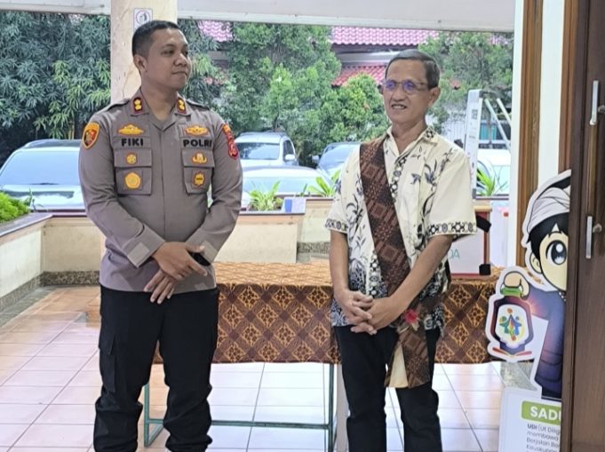 Polres Karawang Jamin Keamanan Ibadah Kenaikan Isa Al-Masih di Sejumlah Gereja Kapolres Karawang Turun Langsung Kawal Misa Kenaikan Isa Al-Masih 2026. (AlexaPodcast.ID)