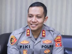 Sambut Laga PSM Kontra Persib, Polres Karawang Larang Konvoi dan Euforia Berlebihan Kapolres Karawang AKBP Fiki N. Ardiansyah, Imbau Suporter Tetap Kondusif Jelang Duel PSM vs Persib. (AlexaPodcast.ID)