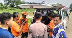 Diduga ODGJ Tenggelam di Jembatan BTT Karawang, Jasad Ditemukan 5 KM dari Lokasi Awal Korban Tenggelam di Jembatan BTT Karawang Ditemukan Meninggal Dunia. (AlexaPodcast.ID)