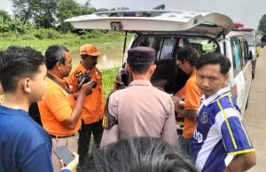 Diduga ODGJ Tenggelam di Jembatan BTT Karawang, Jasad Ditemukan 5 KM dari Lokasi Awal Korban Tenggelam di Jembatan BTT Karawang Ditemukan Meninggal Dunia. (AlexaPodcast.ID)