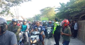 Tragis! Dua Pelajar Terlibat Tabrakan Frontal di Jalan Raya Proklamasi Karawang Dua Pelajar Adu Banteng di Jalan Proklamasi Karawang (AlexaPodcast.ID)