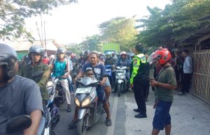Tragis! Dua Pelajar Terlibat Tabrakan Frontal di Jalan Raya Proklamasi Karawang Dua Pelajar Adu Banteng di Jalan Proklamasi Karawang (AlexaPodcast.ID)