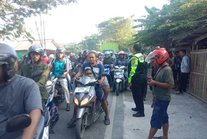 Tragis! Dua Pelajar Terlibat Tabrakan Frontal di Jalan Raya Proklamasi Karawang Dua Pelajar Adu Banteng di Jalan Proklamasi Karawang (AlexaPodcast.ID)