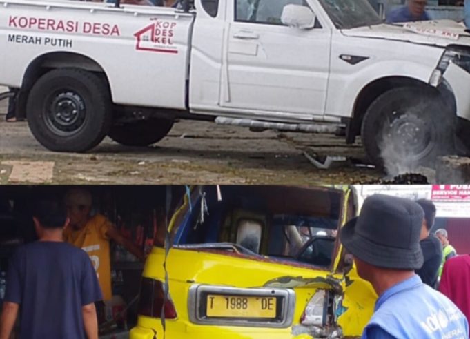 Kecelakaan di Tanjungpura Karawang, Mobil KDMP Hantam Belakang Angkot hingga Ringsek Angkot Ditabrak Mobil Operasional Koperasi Desa Merah Putih. (AlexaPodcast.ID)