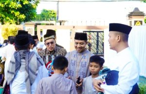 Polres Karawang Gelar Sholat Idul Adha 1447 H, Tekankan Nilai Pengorbanan dan Kepedulian Sosial Ratusan Personel dan Warga Ikuti Sholat Idul Adha di Mako Polres Karawang. (AlexaPodcast.ID)