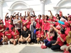 Tebar Kebahagiaan Idul Adha, Sultan Johar Adi Jaya Potong 2 Sapi Kurban, 800 Warga Sinar Mulya Kebagian Daging Sultan Johar Adi Jaya Kurbankan 2 Sapi untuk Warga Karawang Wetan. (AlexaPodcast.ID)