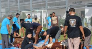Lapas Kelas IIA Cikarang Gelar Sholat Idul Adha dan Sembelih 16 Hewan Kurban Kurban Jadi Sarana Pembinaan dan Gotong Royong Warga Binaan. (AlexaPodcast.ID)