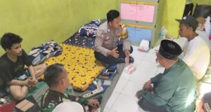 Kasus KDRT di Karawang Wetan Diselesaikan Secara Kekeluargaan, Warga Apresiasi Mediasi Humanis Babinsa dan Bhabinkamtibmas Turun Tangan, Konflik Pasutri di Cinangoh Timur Berakhir Damai. (AlexaPodcast.ID)
