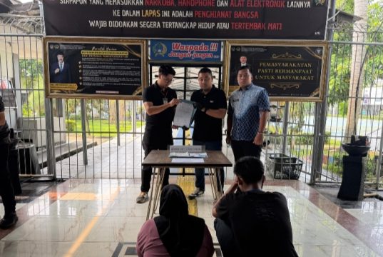 Penyelundupan Sabu ke Dalam Lapas Digagalkan, Polres Karawang Buru Pemasok dari Luar Modus Baru Penyelundupan Narkotika ke Lapas Terungkap. (AlexaPodcast.ID)