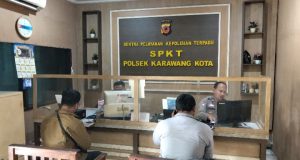 Senyum, Sapa, dan Solusi Jadi Kunci, SPKT Polsek Karawang Kota Raih Kepercayaan Masyarakat Pelayanan Prima SPKT Polsek Karawang. (AlexaPodcast.ID)