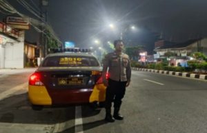 Polsek Karawang Kota Gencar Patroli Wilayah Rawan, Warga Diajak Aktif Jaga Keamanan Lingkungan Patroli Dialogis Polsek Karawang Kota Diperkuat. (AlexaPodcast.ID)