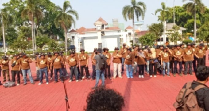 Dilepas Wabup dan Wakil Ketua DPRD, Jambore Jurnalis PWI Karawang Resmi Digelar di Cikole PWI Karawang Gelar Jambore Jurnalis Perdana di Cikole. (AlexaPodcast.ID)
