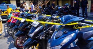 Komplotan Curanmor Dibekuk, Polres Karawang Ungkap 12 TKP dalam 10 Hari Operasi Polres Karawang Amankan 5 Tersangka dan Barang Bukti 9 Motor. (AlexaPodcast.ID)