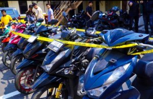 Komplotan Curanmor Dibekuk, Polres Karawang Ungkap 12 TKP dalam 10 Hari Operasi Polres Karawang Amankan 5 Tersangka dan Barang Bukti 9 Motor. (AlexaPodcast.ID)