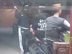 Aksi Brutal Terekam CCTV di Karawang, Pelaku Bersenjata Tajam Masih Diburu Polisi Terduga Pelaku Curas yang Terekam CCTV di Desa Blendung. (AlexaPodcast.ID)