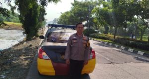 Polsek Karawang Kota Intensifkan Patroli Dialogis di Lingkar Tanjungpura, Cegah Tawuran dan Kejahatan 3C Jaga Kamtibmas Tetap Kondusif, Aipda Bahari Sasar Titik Rawan Tawuran di Karawang Timur. (AlexaPodcast.ID)