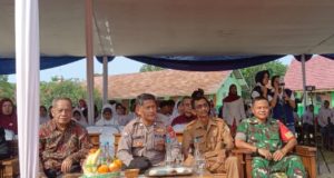 TNI-Polri Hadiri Perpisahan SMPN 8 Karawang Barat, Bekali Siswa dengan Pesan Kamtibmas TNI-Polri Dampingi Acara Perpisahan SMPN 8 Karawang Barat. (AlexaPdcast.ID)