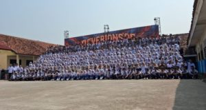Celebrasi Reverions’26 Warnai Kelulusan Siswa SMPN 1 Kutawaluya SMPN 1 Kutawaluya Gelar Reverions'26. (AlexaPodcast.ID)