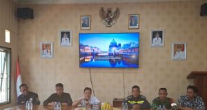 Deklarasi Kampung Bebas Narkoba di Karawang Timur, Komitmen Bersama Selamatkan Generasi Muda Deklarasikan Kampung Bebas Narkoba di Desa Margasari. (AlexaPodcast.ID)
