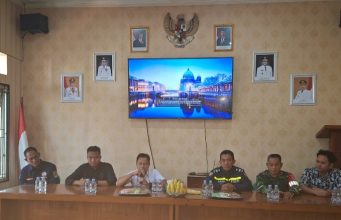 Deklarasi Kampung Bebas Narkoba di Karawang Timur, Komitmen Bersama Selamatkan Generasi Muda Deklarasikan Kampung Bebas Narkoba di Desa Margasari. (AlexaPodcast.ID)