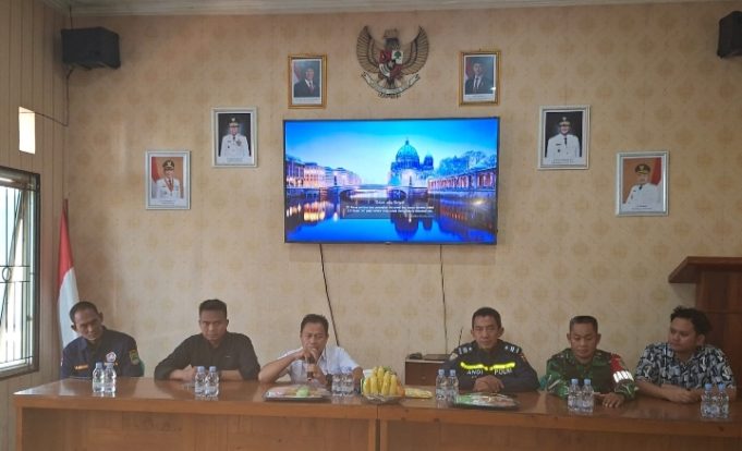 Deklarasi Kampung Bebas Narkoba di Karawang Timur, Komitmen Bersama Selamatkan Generasi Muda Deklarasikan Kampung Bebas Narkoba di Desa Margasari. (AlexaPodcast.ID)