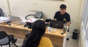 Peredaran Sabu di Kampungsawah Karawang, IRT Ditangkap dengan Barang Bukti 35 Gram IRT di Karawang Diamankan Polisi, Diduga Edarkan Sabu dengan Barang Bukti 35,05 Gram. (AlexaPodcast.ID)