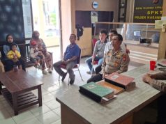 Kapolsek Karawang Gelar Nobar Piala Dunia 2026 di Mako Polsek, Pererat Kebersamaan Personel Kapolsek Karawang Ajak Personel Nobar Piala Dunia. (AlexaPodcast.ID)