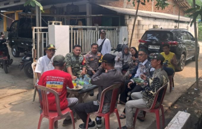 Sinergitas TNI-Polri dan Kelurahan Tunggakjati Warnai Hajatan Warga dengan Pesan Kamtibmas