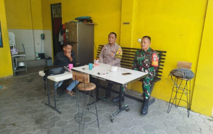 3 Pilar Plawad Turun ke Kampung Krajan, Sampaikan Pesan Kamtibmas dari Pintu ke Pintu