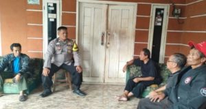 Door to Door Kamtibmas, Aiptu Ali Mardi Sambangi Tokoh dan Warga Jebug Karawang Kulon
