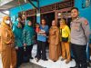 Cegah Stunting, Bhabinkamtibmas Karawang Wetan Dampingi Penyaluran Telur bagi Balita