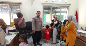 Dukung Pencegahan Stunting, Bhabinkamtibmas Tegal Sawah Monitoring Posyandu Balita dan Lansia
