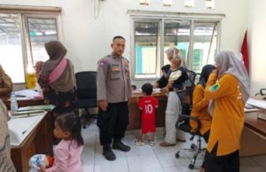 Dukung Pencegahan Stunting, Bhabinkamtibmas Tegal Sawah Monitoring Posyandu Balita dan Lansia