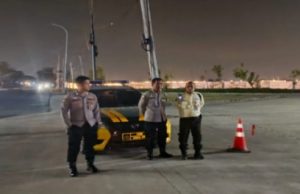 Patroli Dialogis Tengah Malam, Polsek Karawang Kota Antisipasi Tawuran dan Kejahatan Jalanan di Karawang Timur