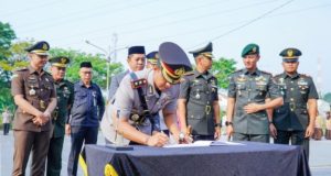 Ziarah HUT Bhayangkara ke-80, Polres Karawang Kenang Jasa Pahlawan di TMP Pancawati