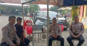 Kapolsek Karawang Kota Pimpin Pengamanan Misa Minggu, 750 Jemaat Gereja Kristus Raja Beribadah Aman