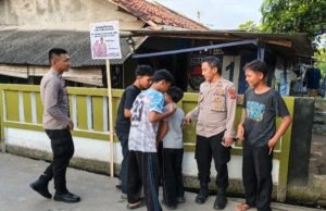 Patroli Dialogis Polsek Karawang Kota Fokus Cegah Tawuran dan Kejahatan 3C di Karawang Barat